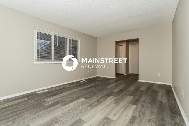 Building Photo - 2033 Queensbridge Dr