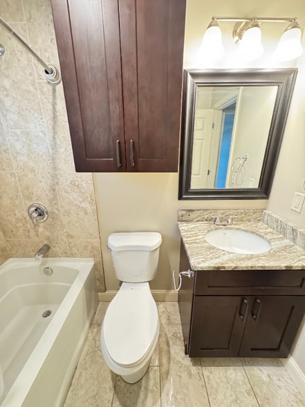 Building Photo - 2500 R St