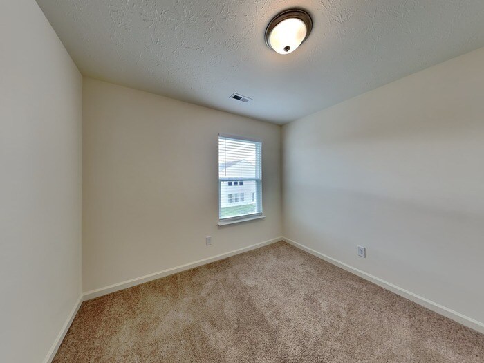 Building Photo - 10921 Woods Dr