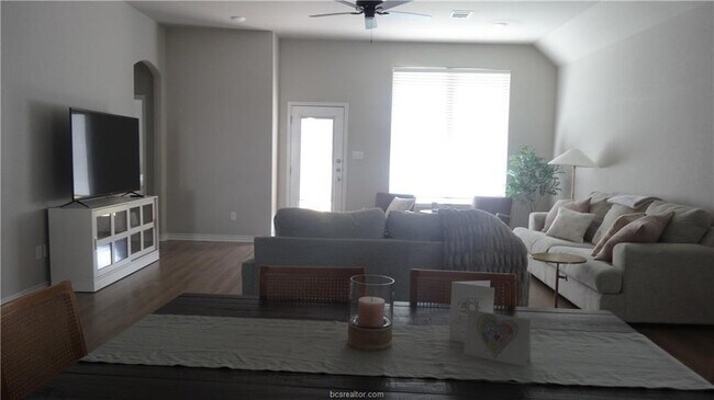 Building Photo - 3421 Utah Ct