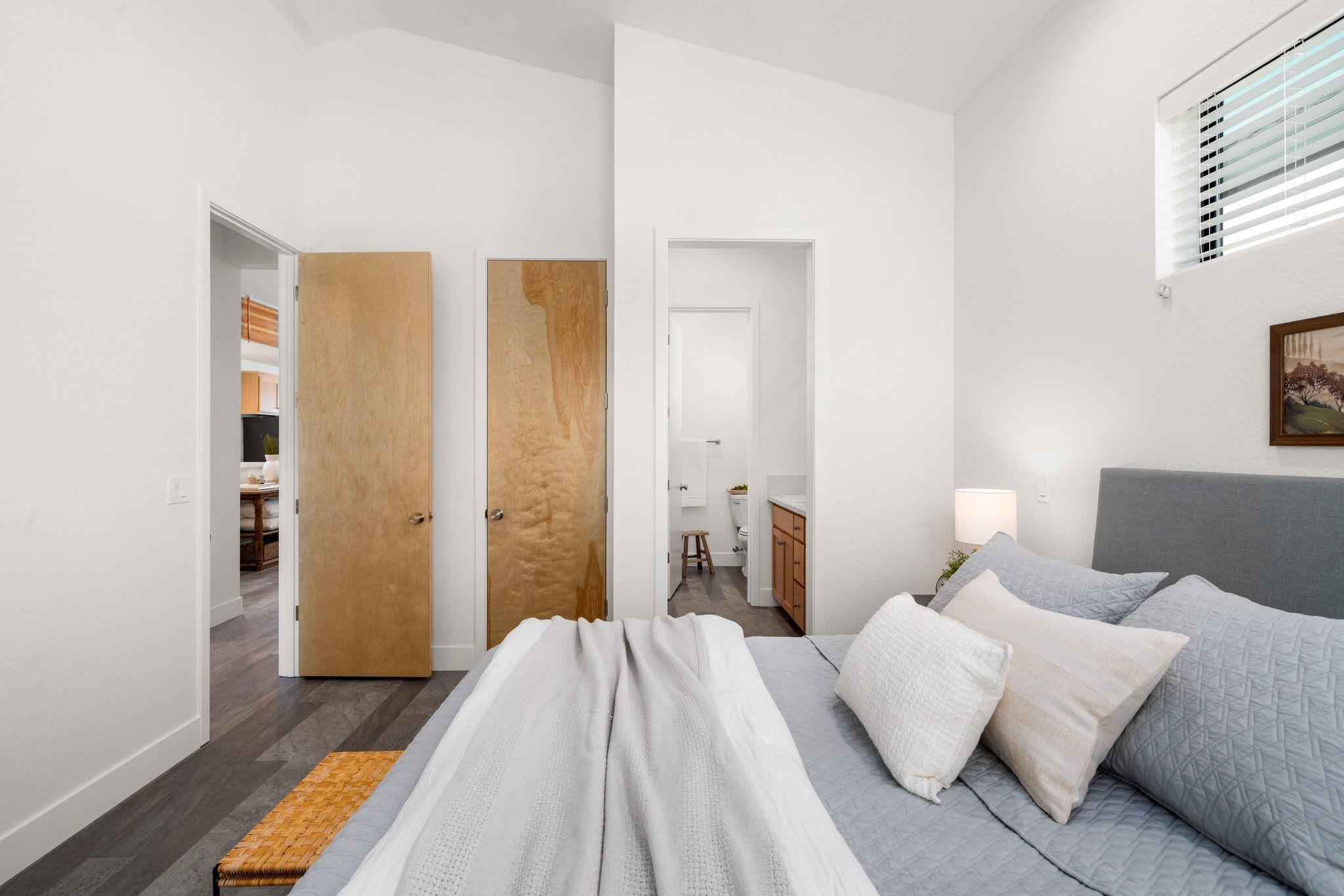 Building Photo - 1887 Notre Dame Blvd