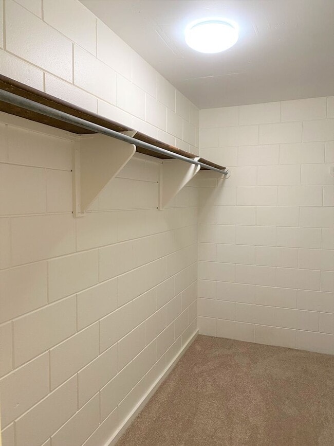 Building Photo - Rarely Available Haleloa II - 3/2/2