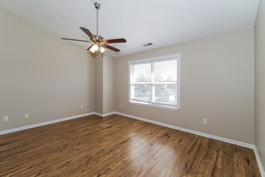 Building Photo - 1099 Meadowview Ct
