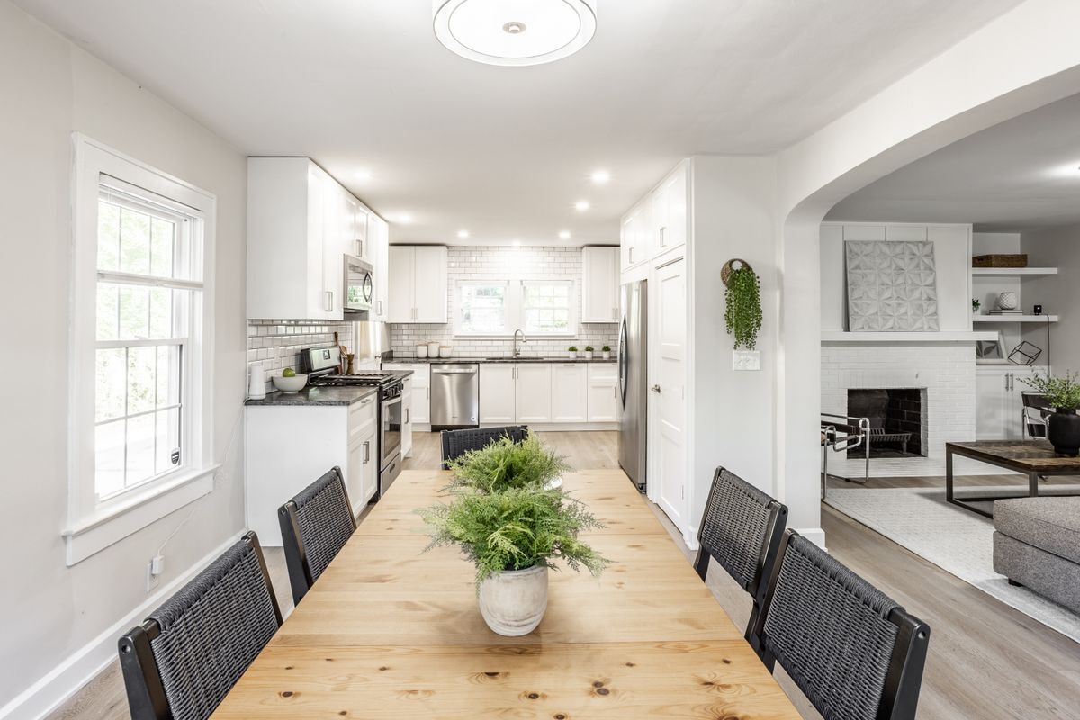 Building Photo - 818 E 50th St