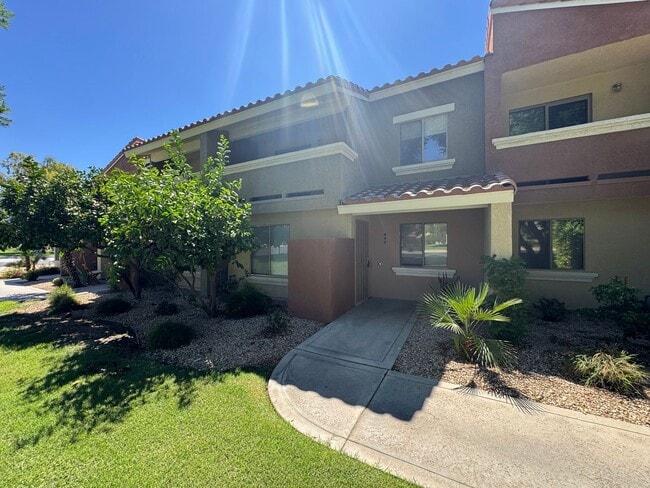 Primary Photo - Beautiful Palm Desert Gem!