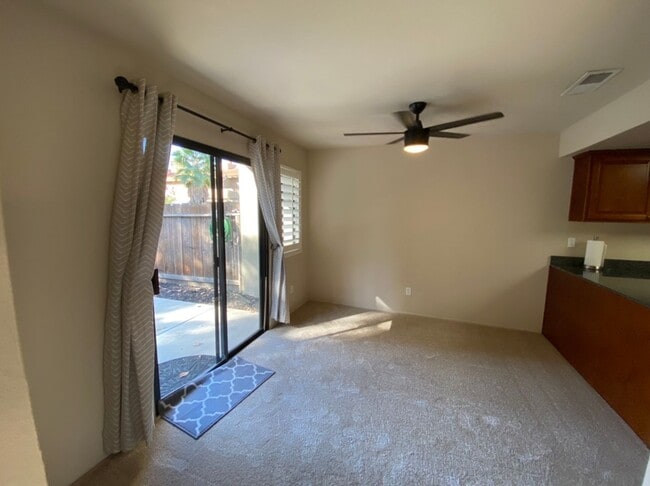 Building Photo - Two bedroom condo in Gated Community with ...