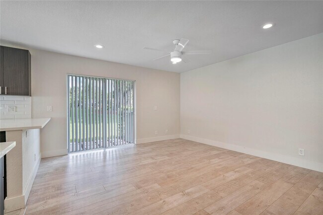 Building Photo - 7701 NW 61st Terrace