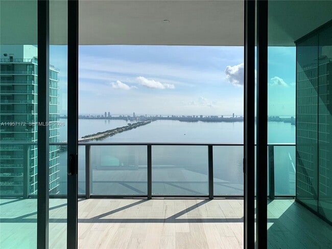 Building Photo - 480 NE 31st St