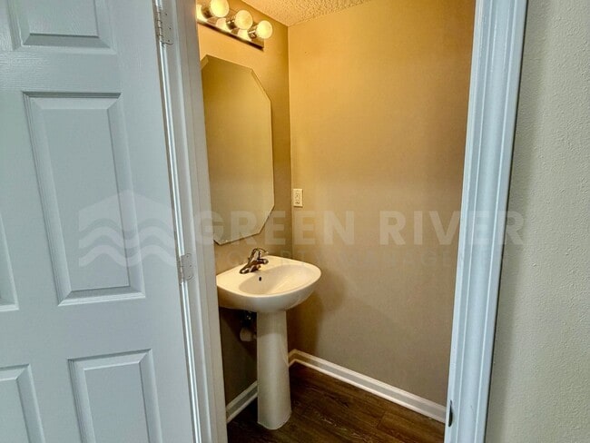 Building Photo - Beautiful 2BR Townhome in Amenity-Rich Fleming Island Community!!