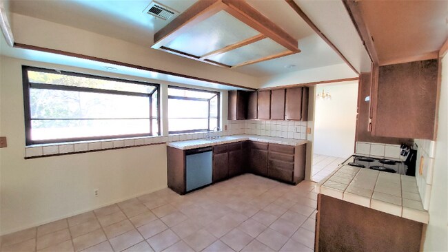 Building Photo - 7450 Trudy Ln