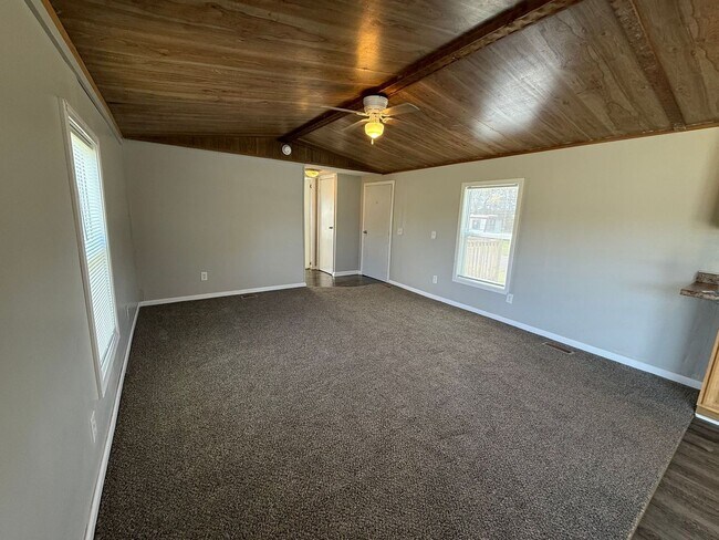 Building Photo - Nice 2 bedroom, 2 bath Mobile home