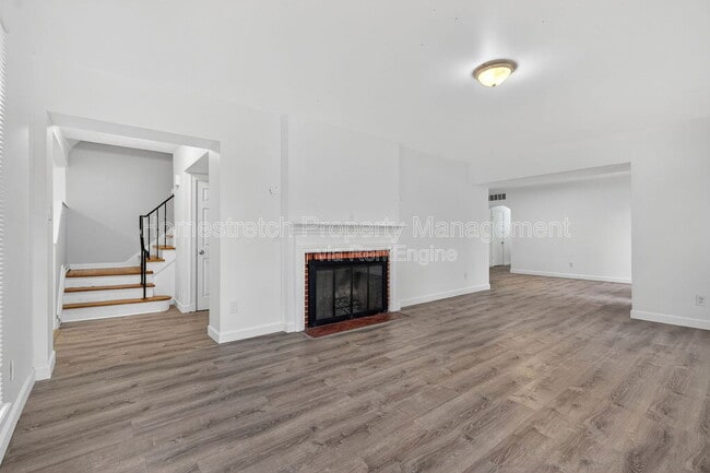 Building Photo - 5 Van Crest Ln