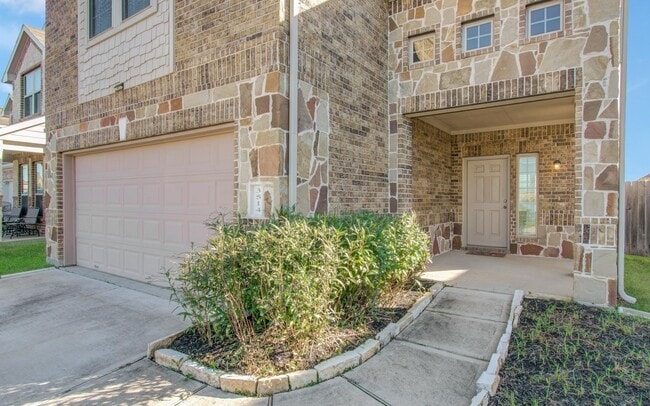 Building Photo - 3514 Vivaldi Dr