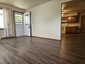 Building Photo - 417 S Matthias St