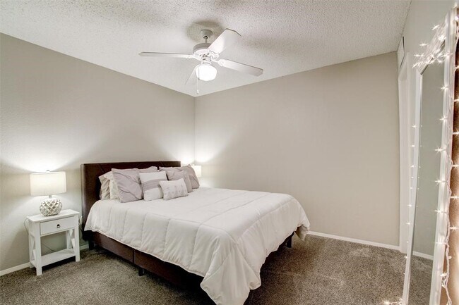 Building Photo - 12900 Walden Rd