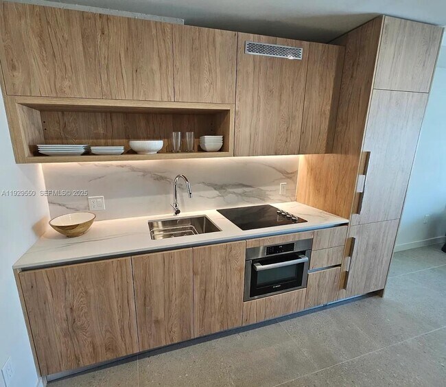 Building Photo - 11 NE 6th St