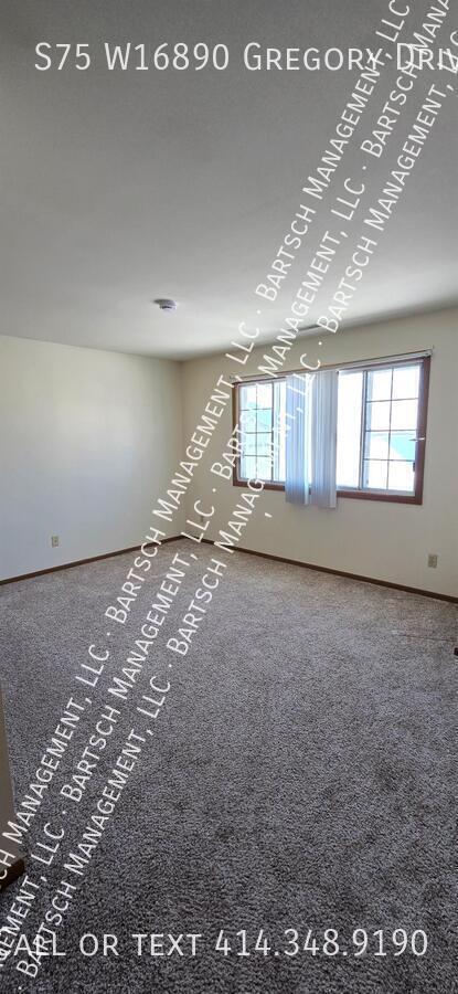 Building Photo - S75W16890-W16890 Gregory Dr