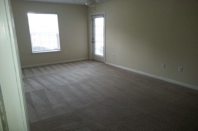 Britt Lake - Fayetteville, NC | Apartment Finder