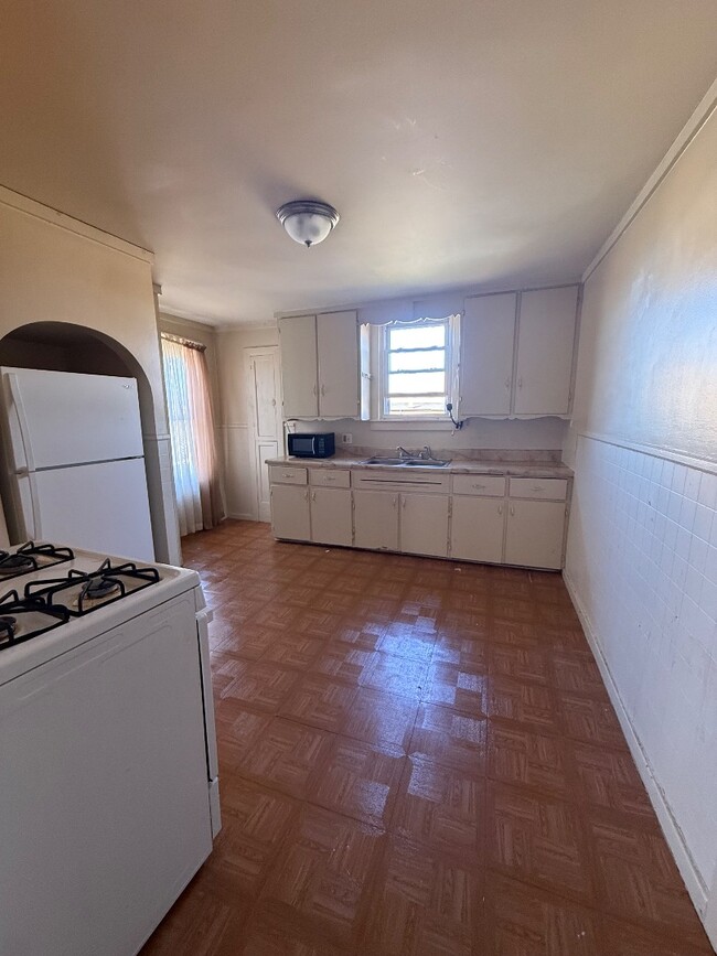 Building Photo - 1008 Park Ave