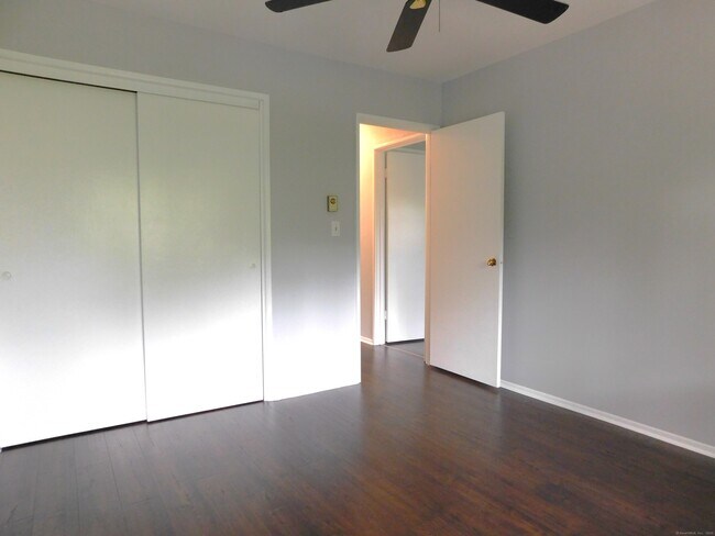 Building Photo - 173 Kennedy Dr