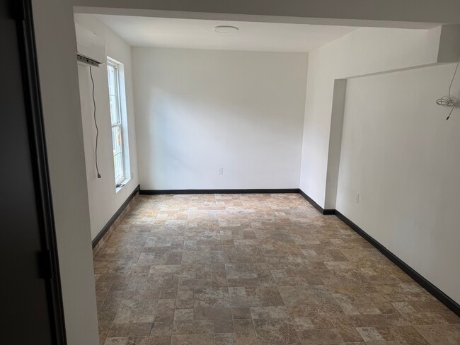 Building Photo - 5107 Whitehaven Dr