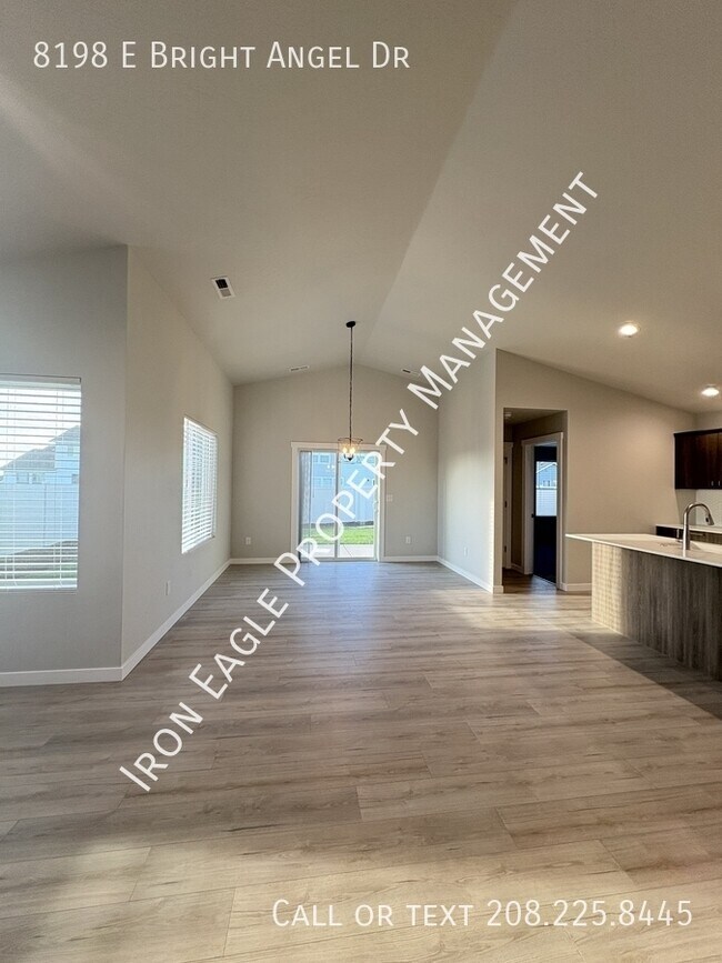 Building Photo - 8198 E Bright Angel Dr
