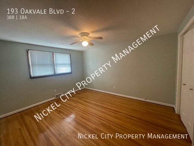 Building Photo - 193 Oakvale Blvd