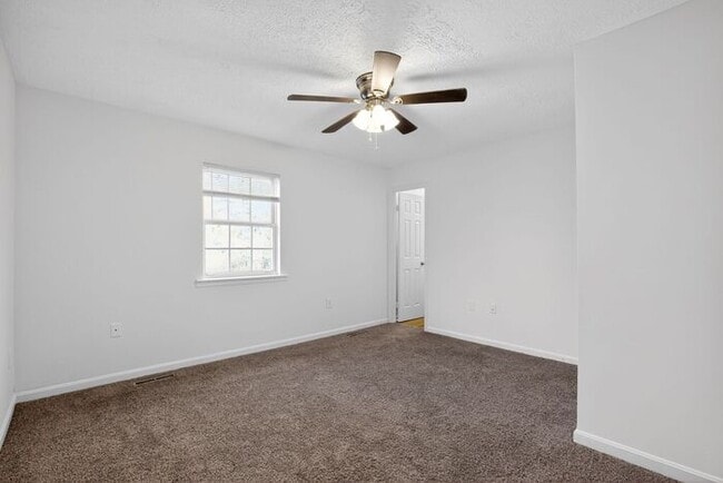 Building Photo - 21864 Ronald Dr