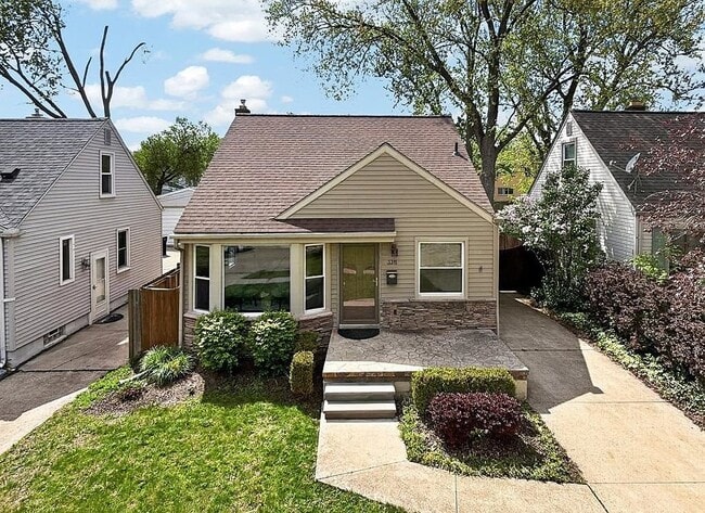 Building Photo - 3311 Ellwood Ave