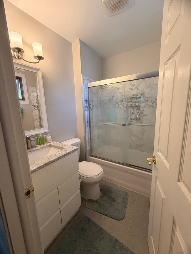 Building Photo - 7791 Sherwood Cir S