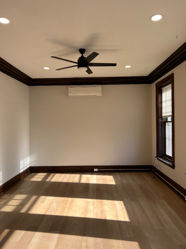 Building Photo - 125 N George St