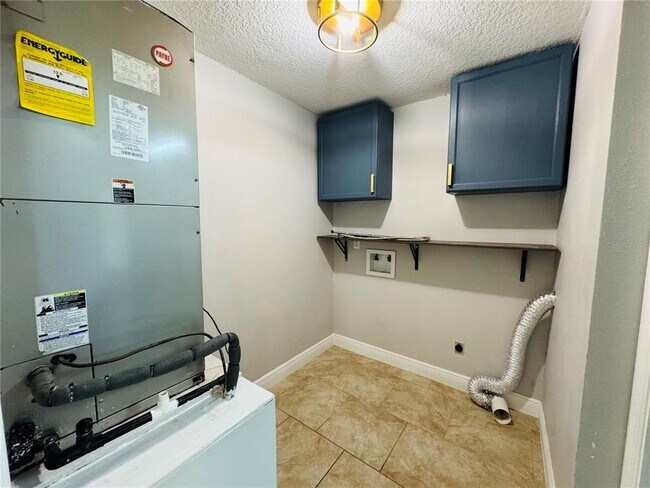Building Photo - 3450 Suzette Dr