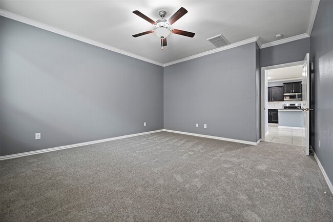 Building Photo - 2411 Lowndes Point