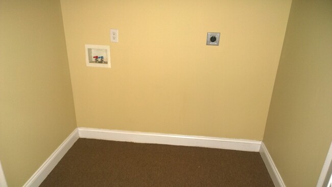 Building Photo - 102 Etta Vaughn Ln
