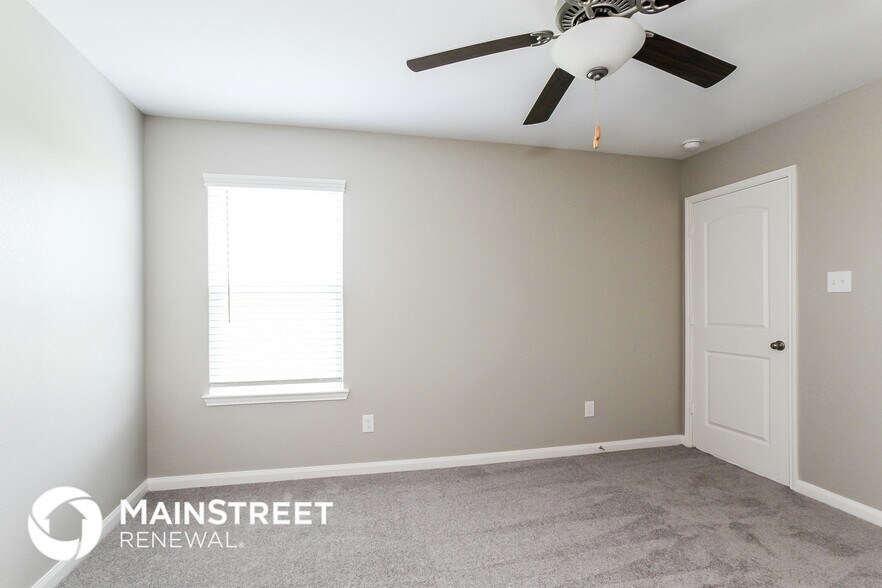 Building Photo - 25213 Dickens Dr