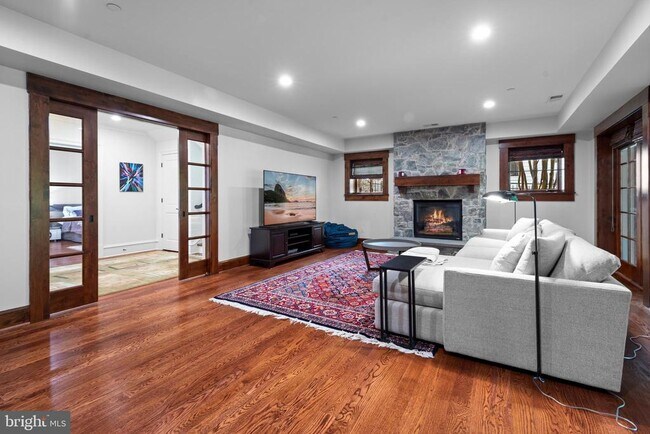 Building Photo - 5600 Brite Dr