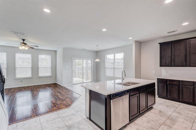 Building Photo - 5529 Las Lomas Ln