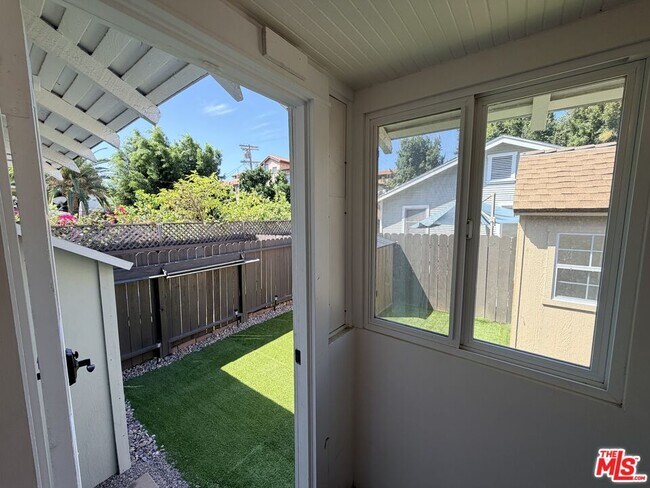 Building Photo - 1351 N McCadden Pl
