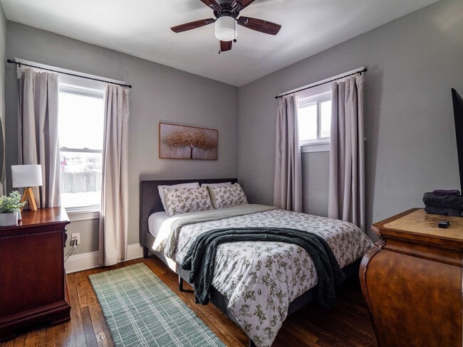 Building Photo - 10619 Bernard Ave