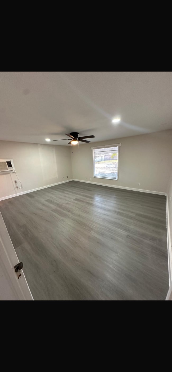 Master bedroom - 2308 W 6th Ave