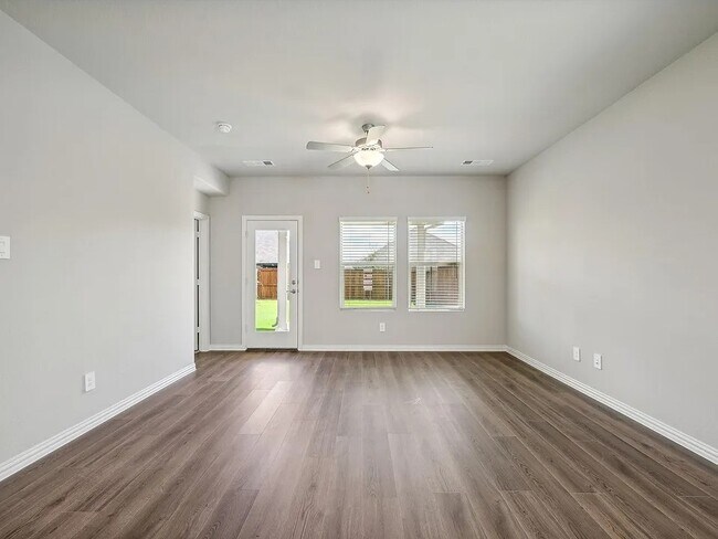 Building Photo - 518 Willet Dr