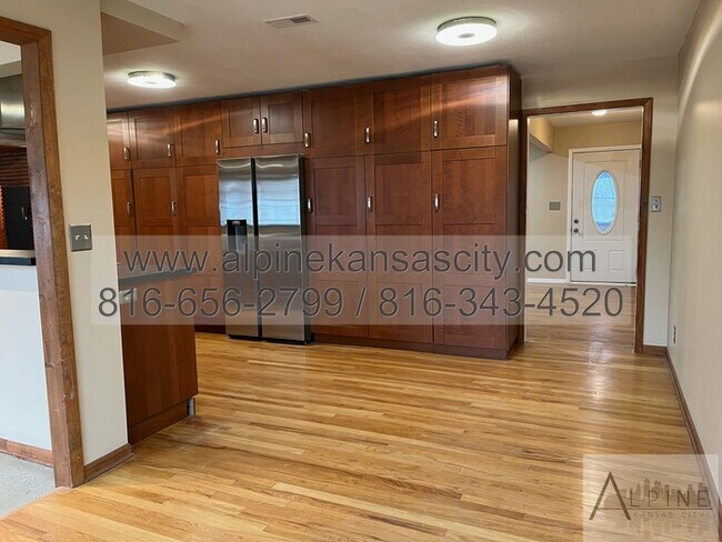 Building Photo - Spacious One Level Home on HUGE LOT!