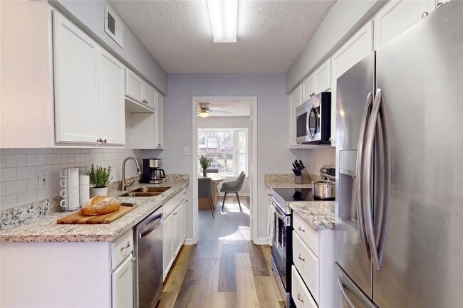 Building Photo - 14147 Misty Meadow Ln