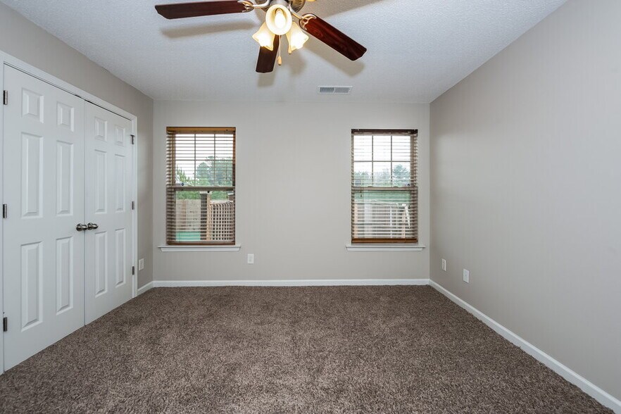 Building Photo - 316 Lauren Dr