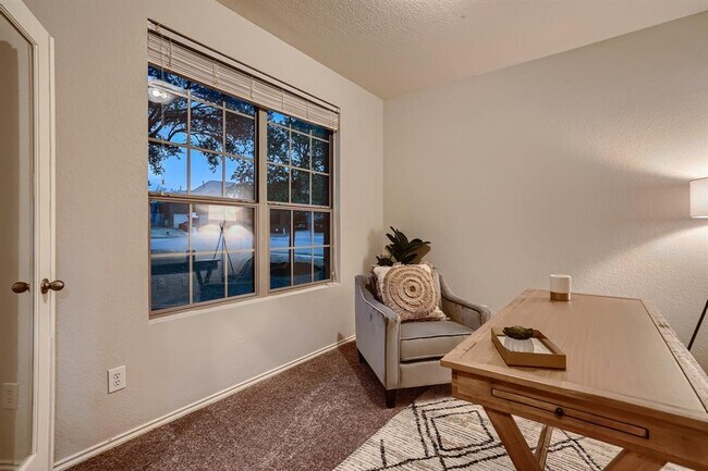 Building Photo - 1813 Paseo Verde Dr