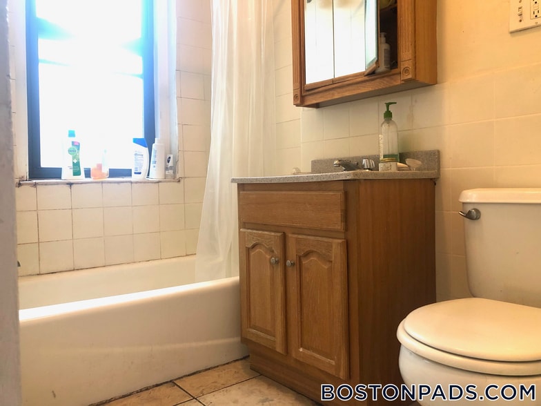 Building Photo - 56 Queensberry St