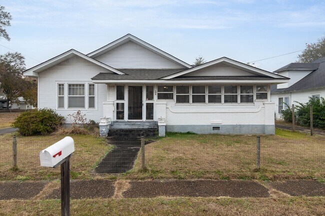 Building Photo - 108 Blount St