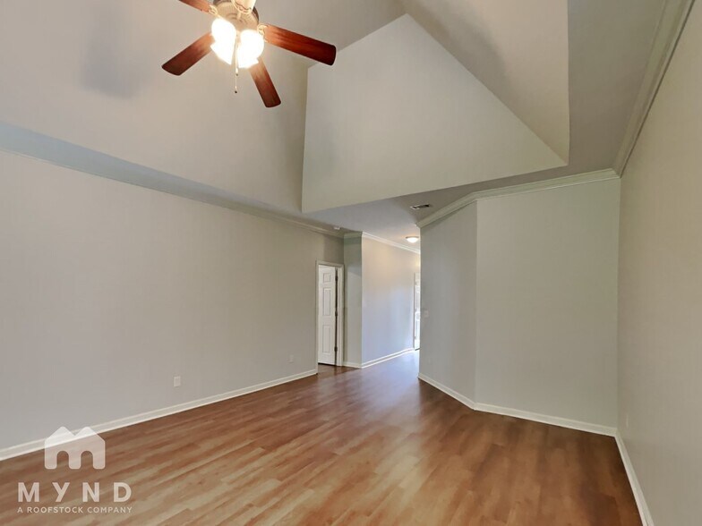 Building Photo - 1192 Washington Dr
