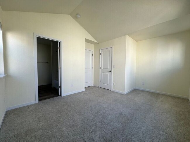 Building Photo - 2873 S Fox St