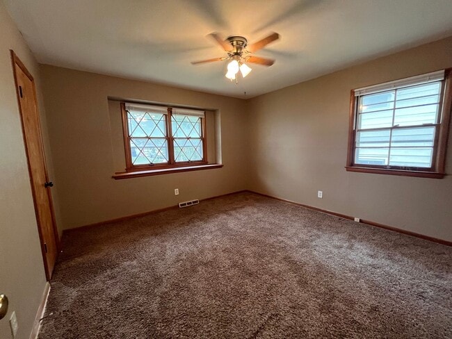 Building Photo - Beautiful 3 bedroom home
